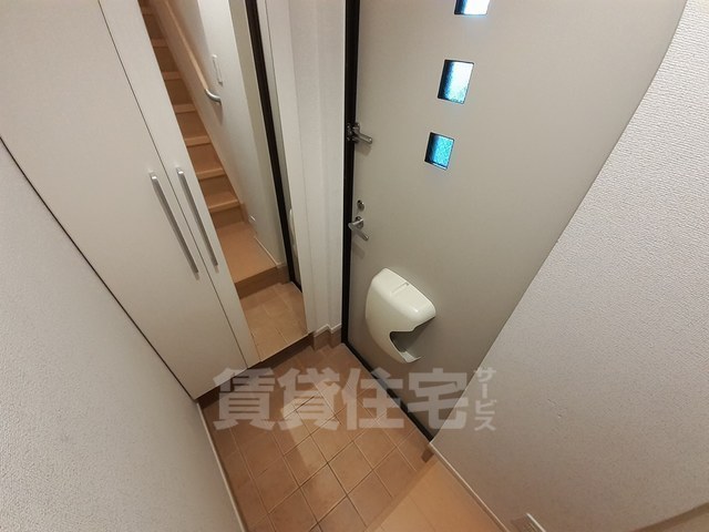 近鉄京都線 伏見駅 徒歩28分 2階建 築12年の玄関写真