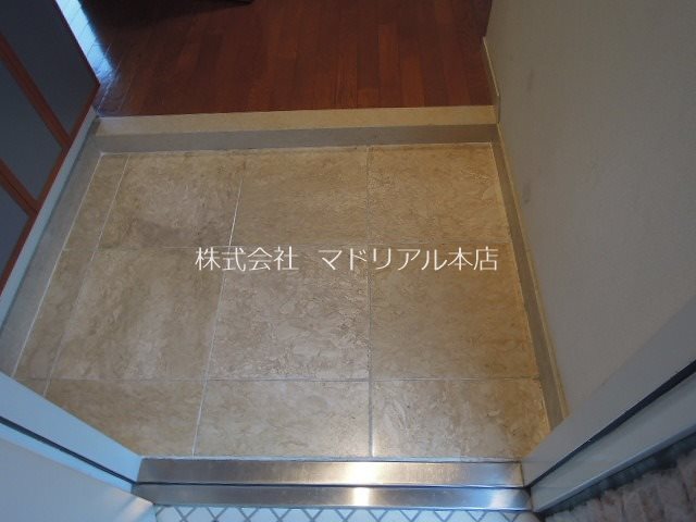 ＪＲ京浜東北線 大井町駅 徒歩8分 5階建 築32年の玄関写真