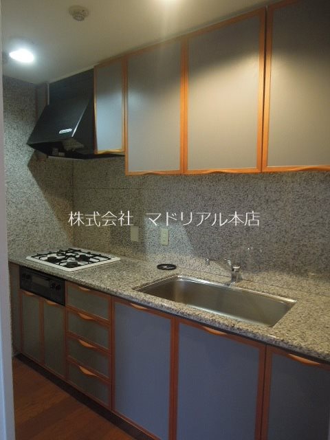 ＪＲ京浜東北線 大井町駅 徒歩8分 5階建 築32年のキッチン写真
