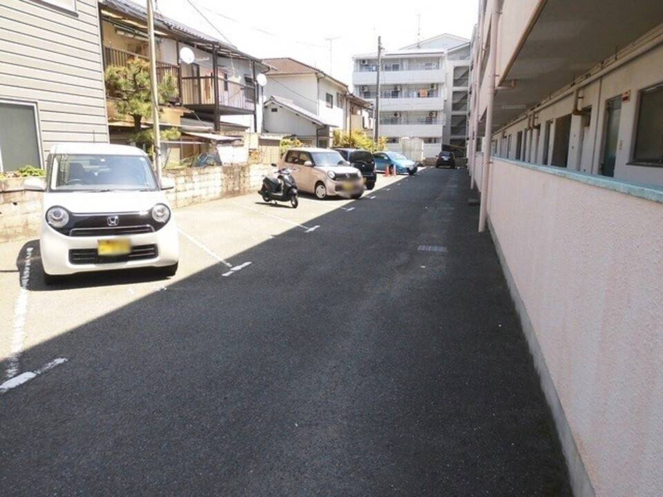 駐車場　駐車場