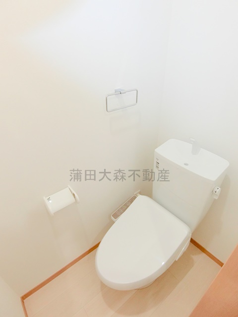 トイレ　温水洗浄便座付きのトイレ