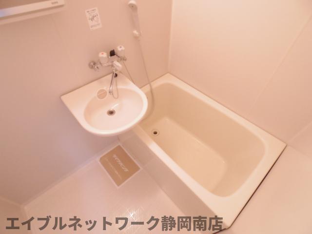 バス・シャワールーム　日々の暮らしに欠かせないお風呂です