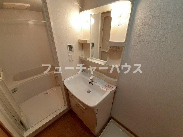 洗面設備　脱衣スペースもあります