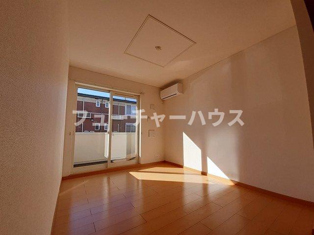 居室・リビング　こちらのリビングで趣味の時間をお楽しみください