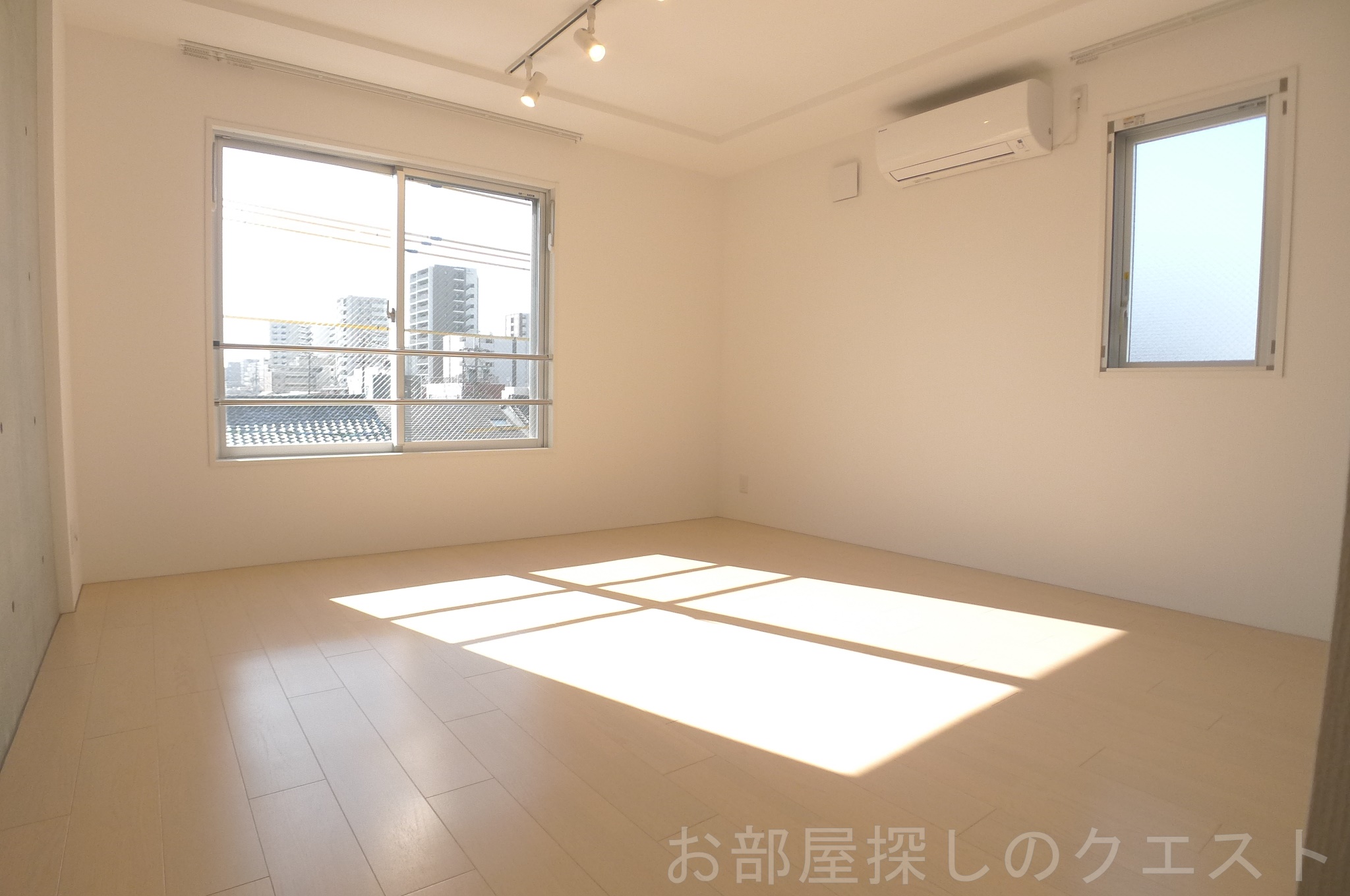 居室・リビング　（写真は同タイプ）