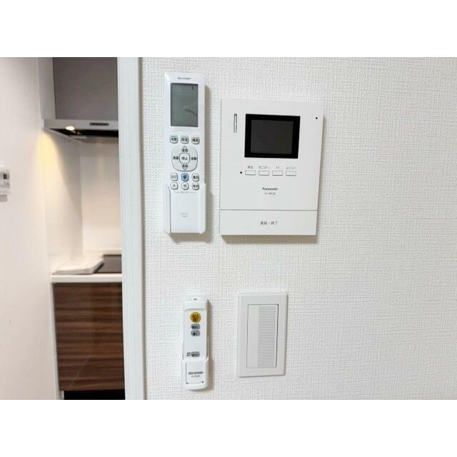 セキュリティ　インターホンは防犯対策の第一歩。訪問者には常に慎重な対応を