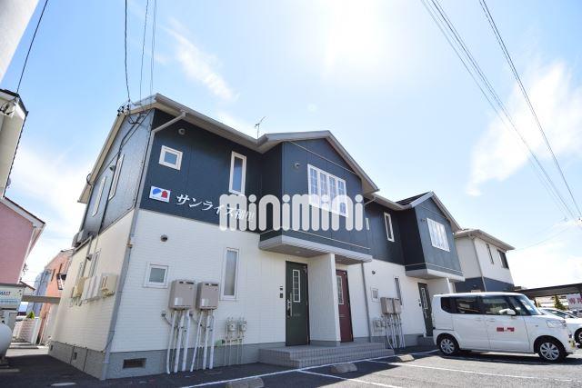 建物外観　近隣に商業施設が多くお買い物に便利です。