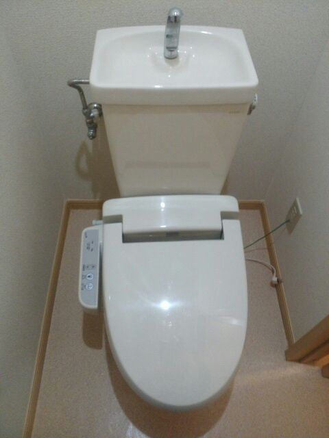エルディム西本Bのトイレ写真
