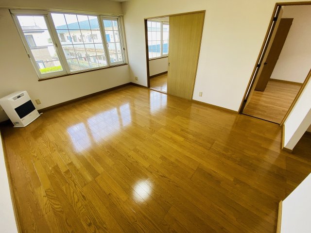 ハウスコンフォートCの居間写真