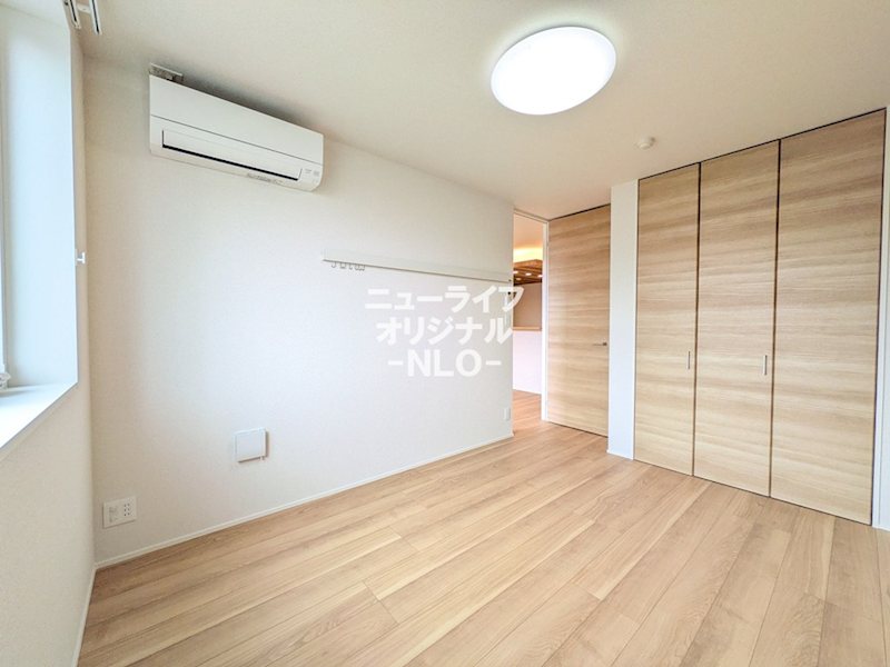 その他　天井高を活かした収納付きでお部屋も広く使えます。
