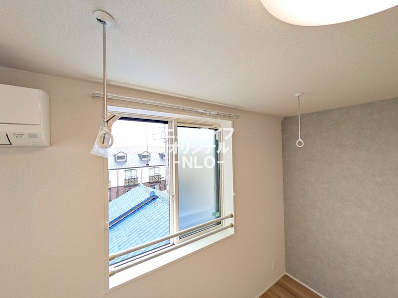その他設備　雨天時にも安心してお洗濯ができる室内物干し付き。