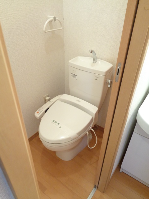 ＪＲ北陸本線 長浜駅 徒歩23分 2階建 築18年のトイレ写真