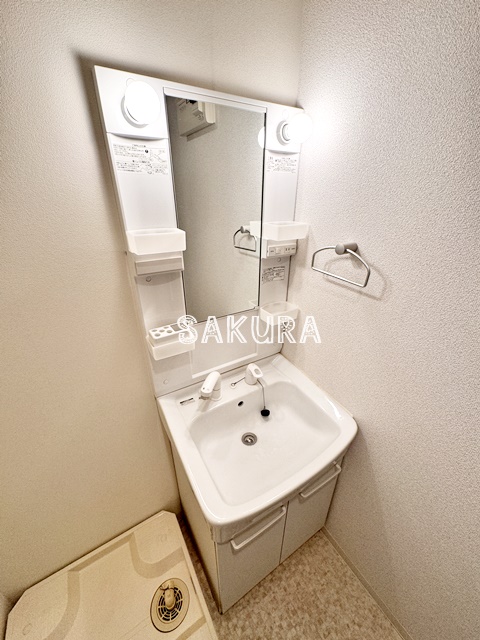 洗面設備　身支度に欠かせない独立洗面台♪