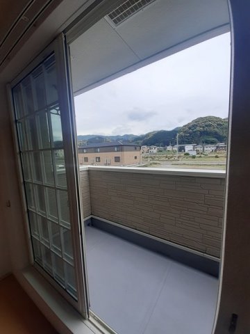 バルコニー　落ち着いた時間を過ごせるバルコニーです