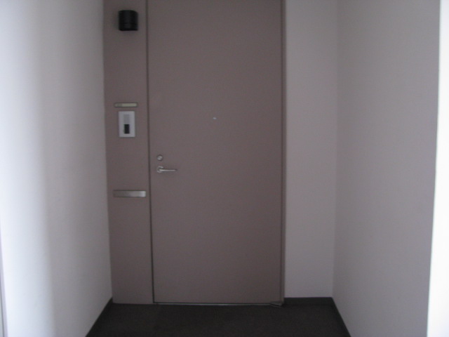 KOMIYA BLDの玄関写真