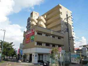 【八尾市跡部北の町のマンションの建物外観】