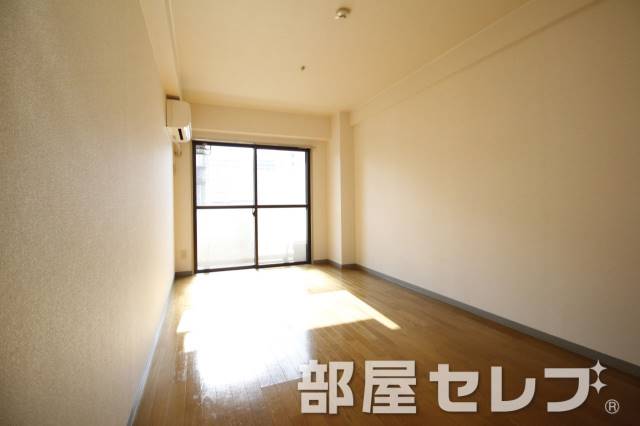 居室・リビング　他号室の写真になります。