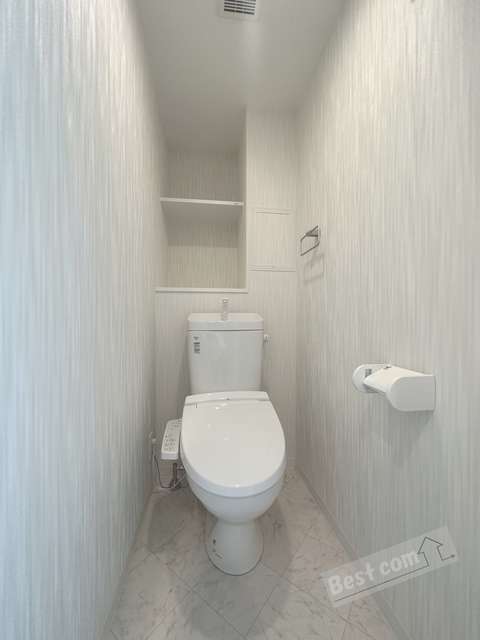 トイレ　温水洗浄便座付き♪