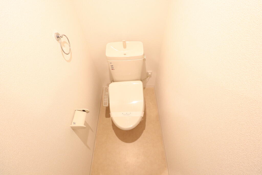 トイレ　温水洗浄便座付きのトイレ♪