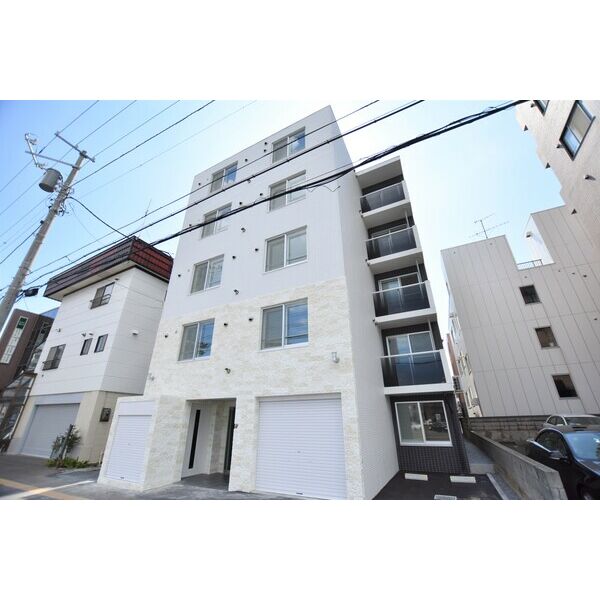 札幌市豊平区美園十条のマンションの建物外観