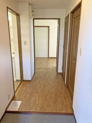 【大阪市住吉区苅田のマンションの玄関】