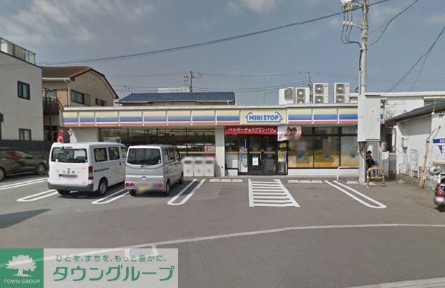 コンビニ　ミニストップ二宮駅前店（コンビニ）まで880m