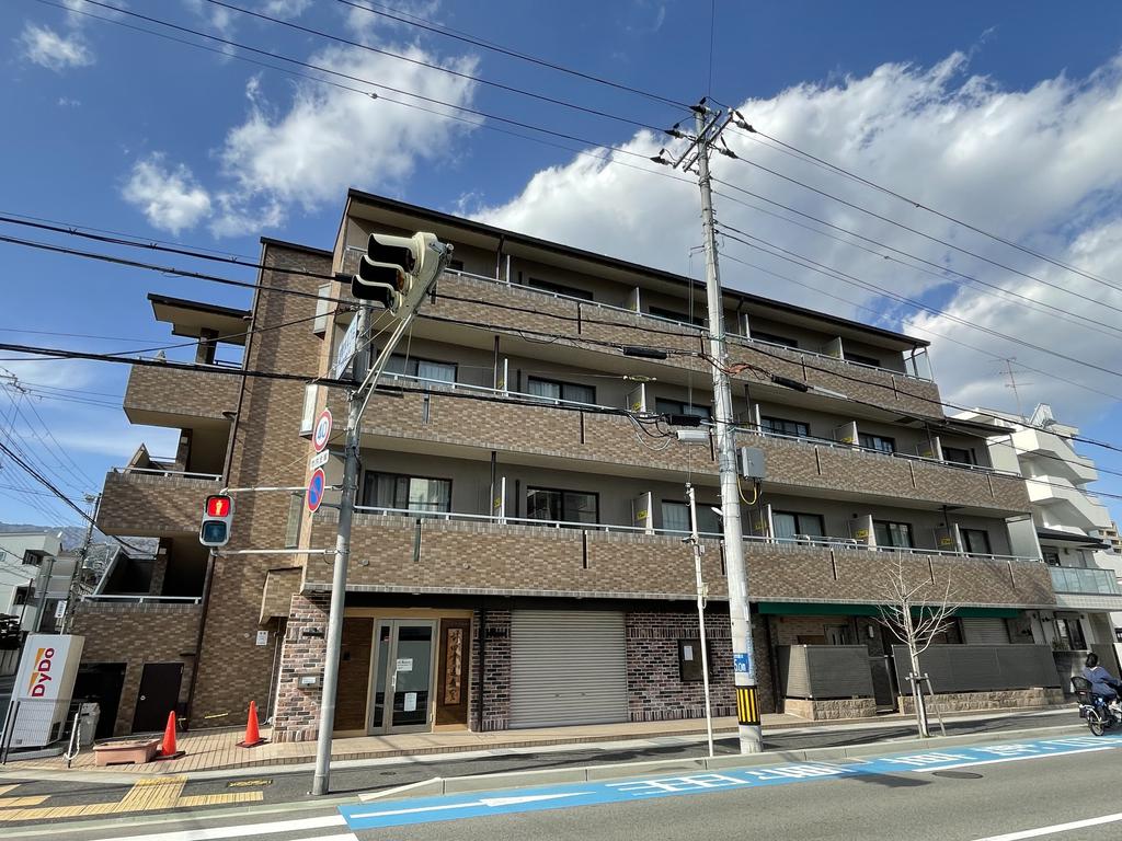 サンリット本山南の建物外観