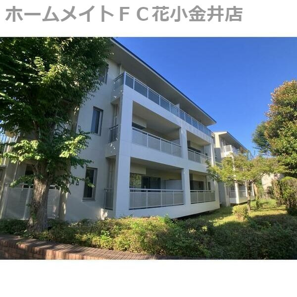 【テラハウス小平D棟の建物外観】