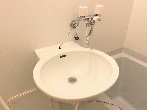 洗面設備　設備・仕様は号室により異なる為、現況を優先致します。