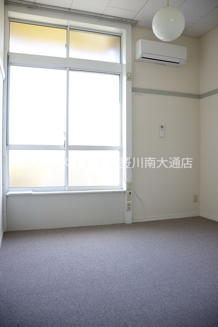 居室・リビング　同型別部屋写真