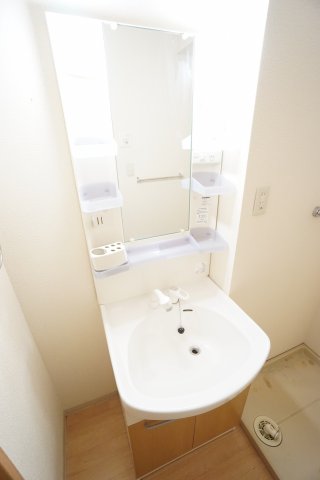 洗面設備　※同物件・同タイプの写真です。