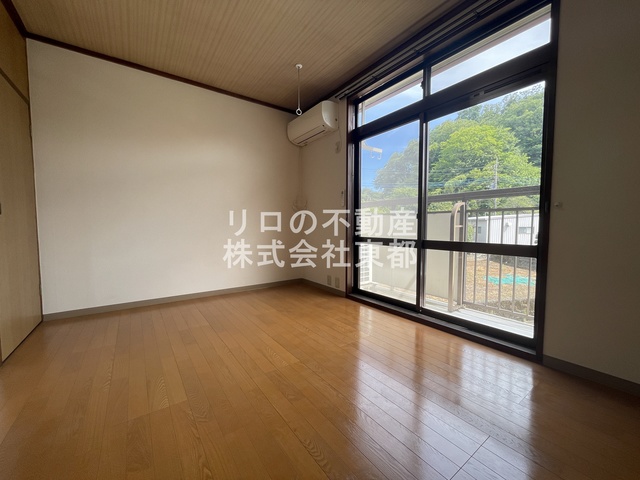 居室・リビング　南向きなので暖かな日差しが入りますね♪