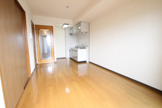 居室・リビング　写真は別号室のものです。