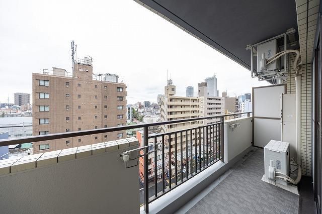 バルコニー　外からの目が気にならないバルコニーで洗濯物が干せます