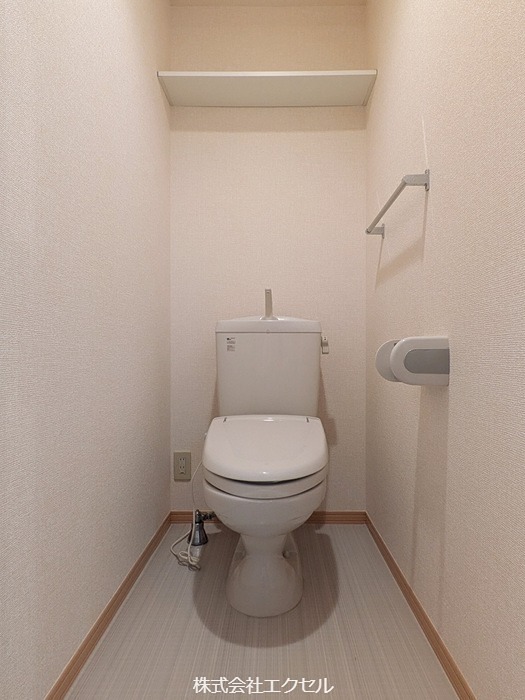 トイレ　暖房便座付きです