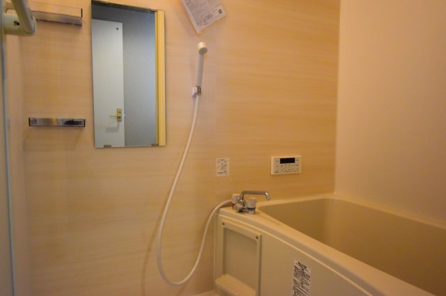 バス・シャワールーム　現状優先です。