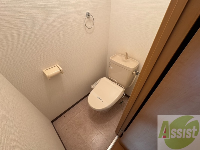 トイレ　シャワートイレになっているので快適です！