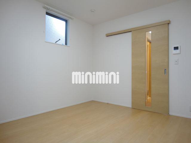 その他部屋・スペース　角部屋なので二面も窓があります