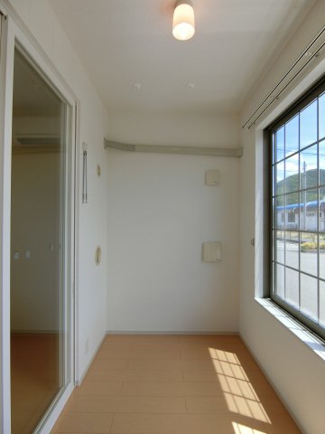 バルコニー　イメージ102号室の写真（反転あり）