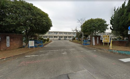 中学校　日向市立富島中学校（中学校）まで618m