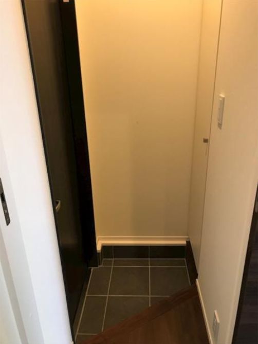 玄関　弊社は都内全域の物件をご紹介可能です！