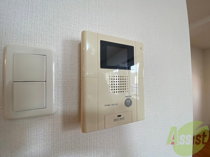 セキュリティ　ＴＶモニター付インターホンです。来客者の顔が見えるので安心！