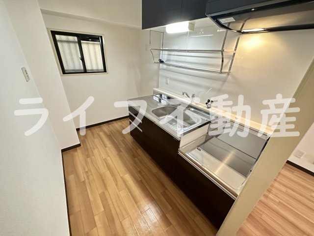 キッチン　コンパクトなキッチンで掃除もラクラク