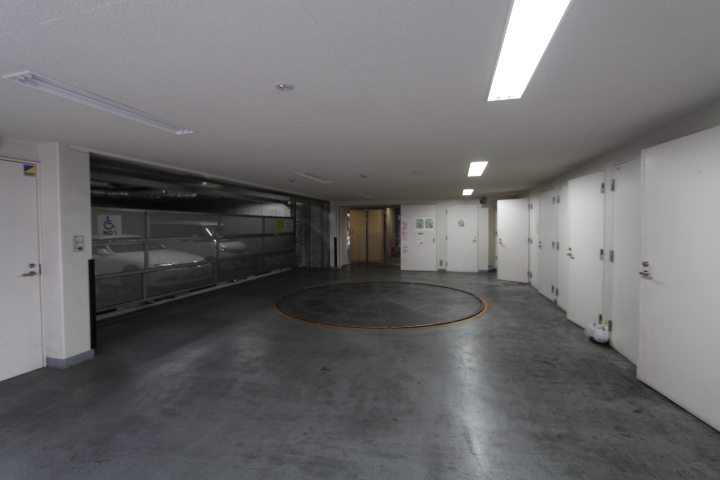 駐車場　※参考写真