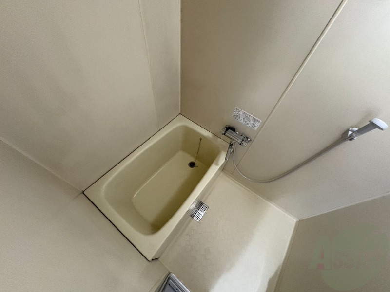 バス・シャワールーム　お風呂になります。一日の疲れを癒してくださいね。