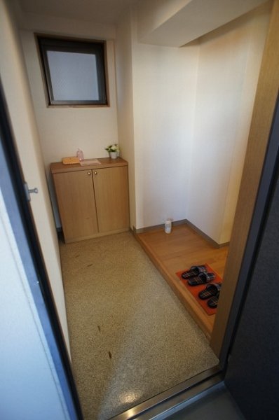 玄関　靴の着脱がしやすい、広めの玄関です☆