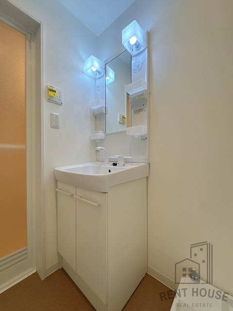 洗面設備　同仕様写真です。