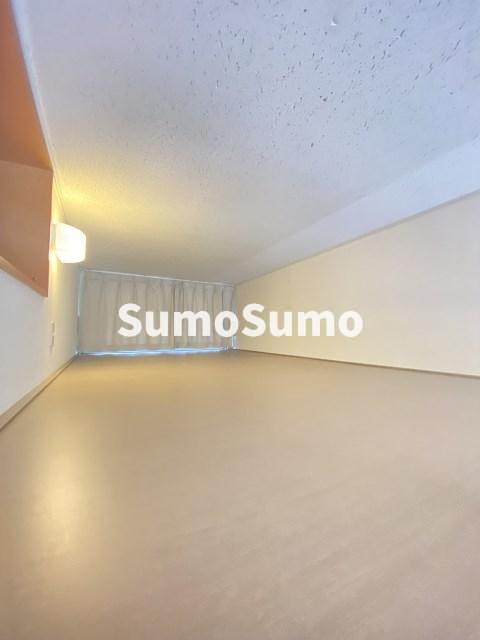 その他部屋・スペース　広くて明るい寝室