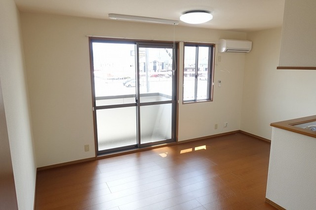 居室・リビング　リビング・室内物干し・ＬＥＤ照明・エアコン