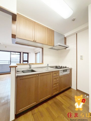 キッチン　「ただの部屋探しじゃない。“あなたの暮らし”探しです。」